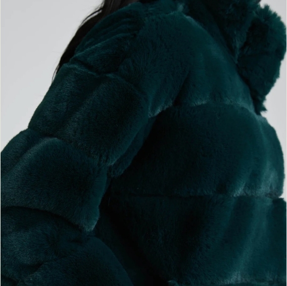 NVLT EVA HOLIDAY COAT SIZE L IN EMERALD GREEN COLOR - Picture 6 of 8